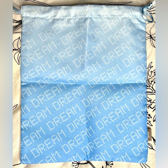 NEW Set of Two IPSY Makeup Bags - Picture 4 of 9